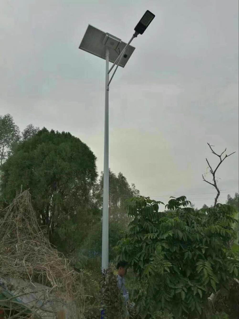 華可工程案例：湖南懷化100套太陽能路燈發(fā)貨啦！