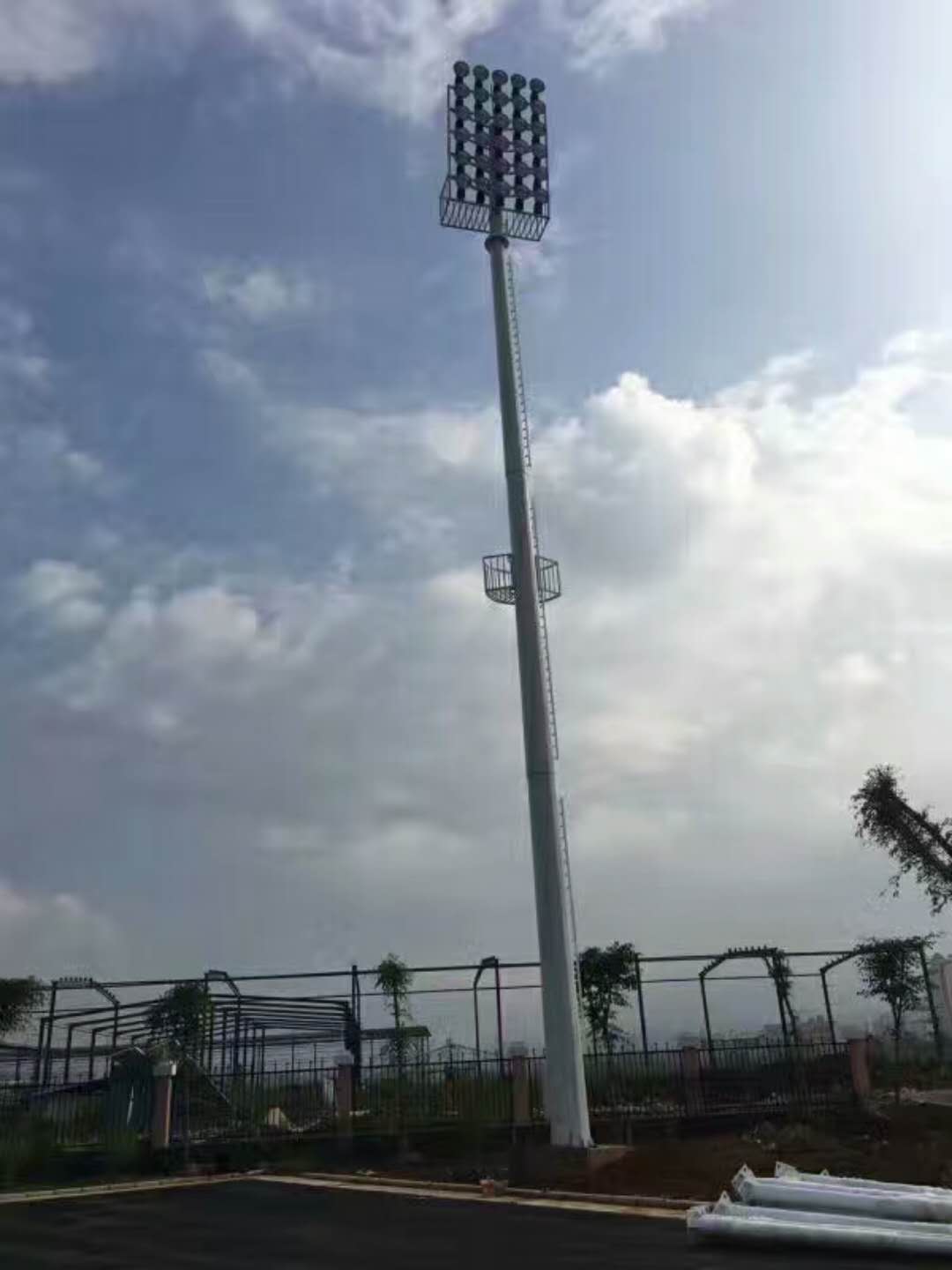 【華可案例】：10套led高桿燈成功照亮了云南芒市！